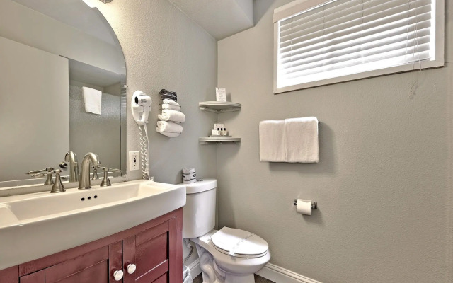 Secrets Inn Lake Tahoe