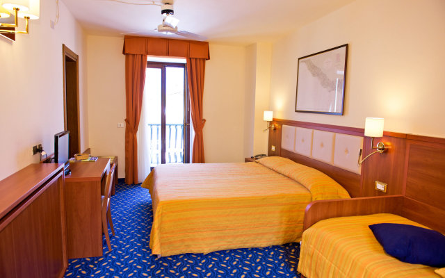 Hotel Benaco