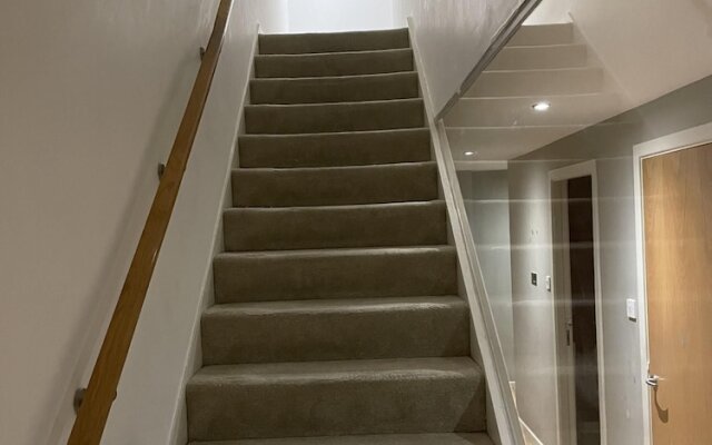 Stunning 4-bed Apartment in Glasgow West end
