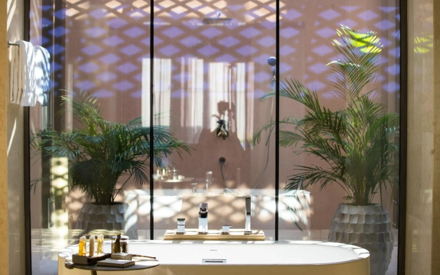 Royal Saray Resort