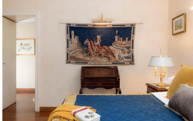 Luxury Apt with Colosseum View