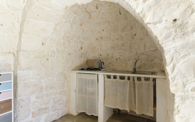 Trullo Mandorlo by Wonderful Italy