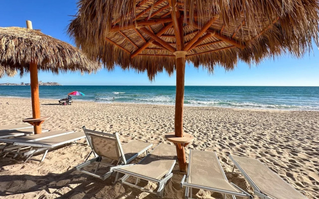 Sandy Beach 2BR Beachfront Getaway