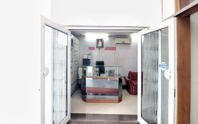 OYO 14533 Hotel Mohan