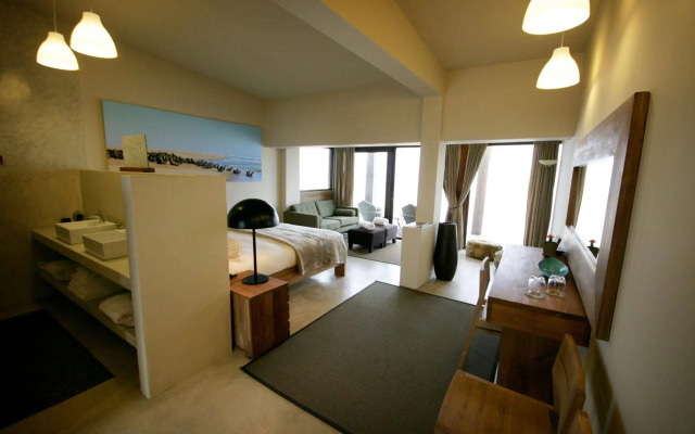 Pelican Point Lodge
