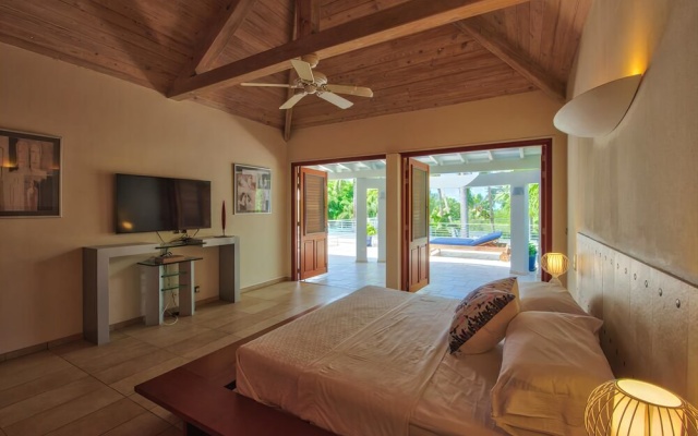 Exclusive Location, Heated Pool, Walk to the Beach, AC, Free Wifi, Concierge Services — фото 5