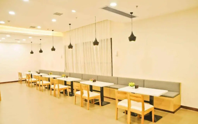 HanTing Hotel (Wuhan Tianhe Airport Panlong City Outlet)