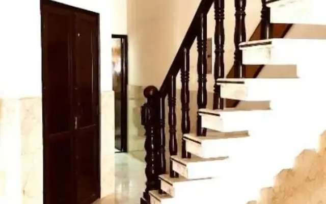Raja Guest House