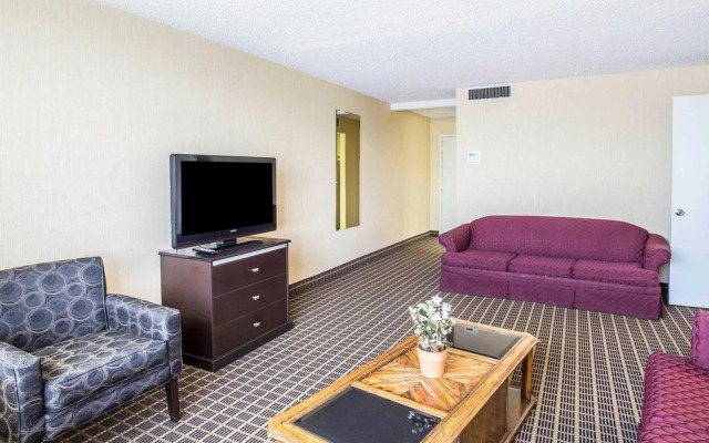 Clarion Hotel Denver Central