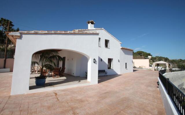 Finca La Verema - holiday home with private swimming pool in Benissa