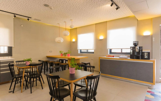 Stay Inn Hostel