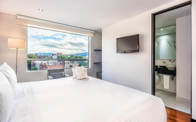 One Sixteen Hotel