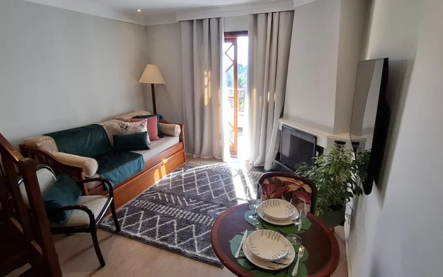 Duplex em Castelo Piscina e Lareira