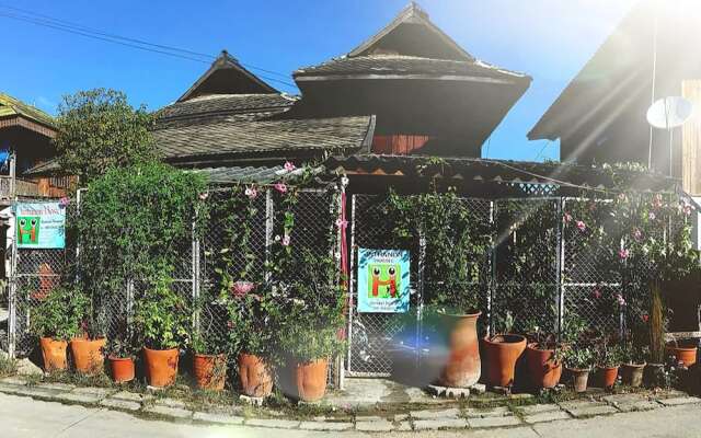 Inthanon Hostel - Adults Only
