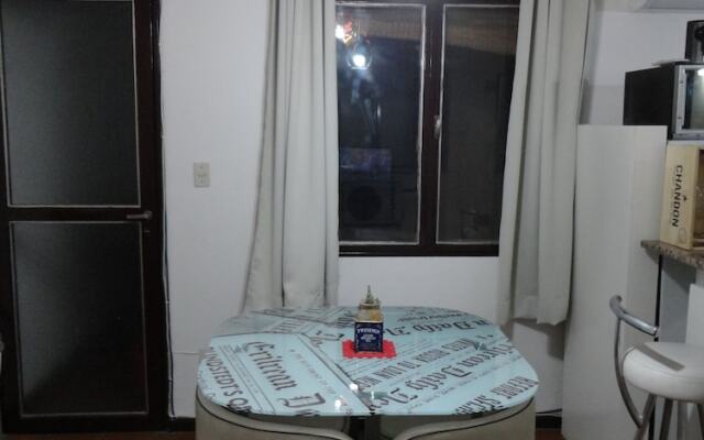 Beautiful Quiet Apartment Near Aristides