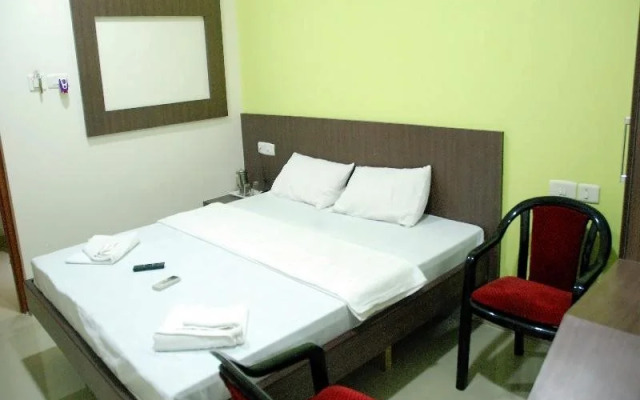Hotel Pon Amutha