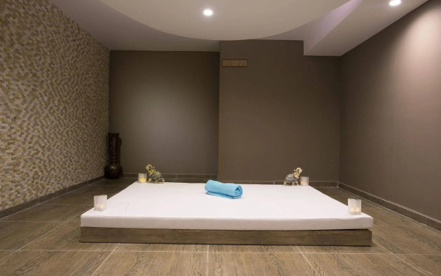 Water Side Resort & Spa