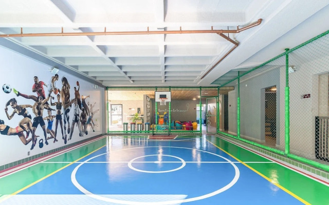 Apart in Building w/ Pool and Barbecue. Sli0715