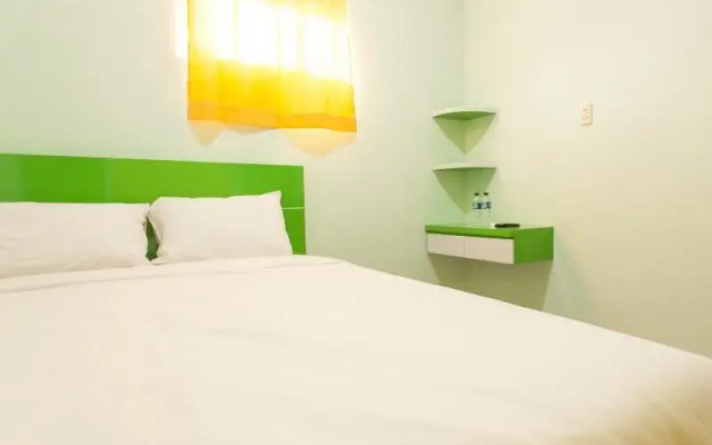 Dinda Residence by OYO Rooms