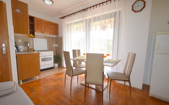 Apartment Biserka