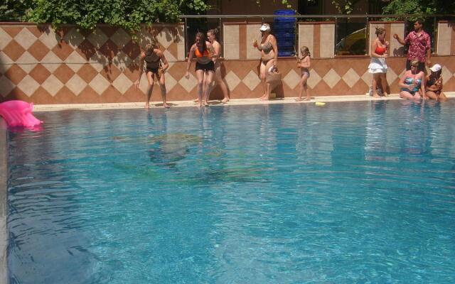 Kleopatra İkiz Otel