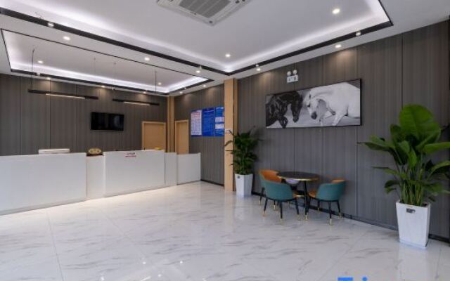 Junyi Chain Hotel (Shangrao Wannian Runfeng Plaza Jinhu Park)