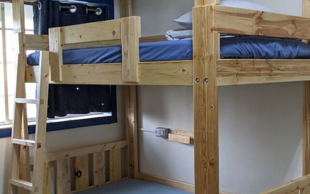 The Lodge for Cyclists - Hostel