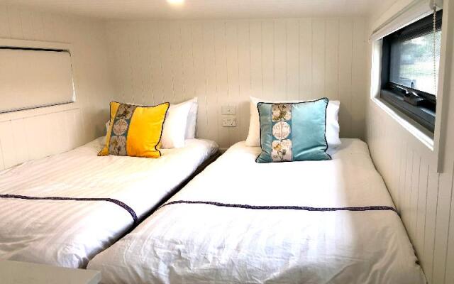 The Pink Lake Tiny House - 'peony'