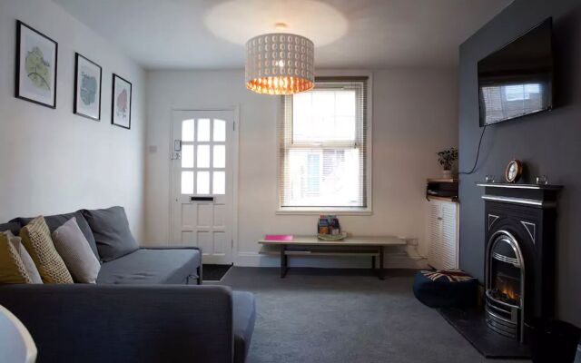 Ashton House, Luton - inhabit short stays