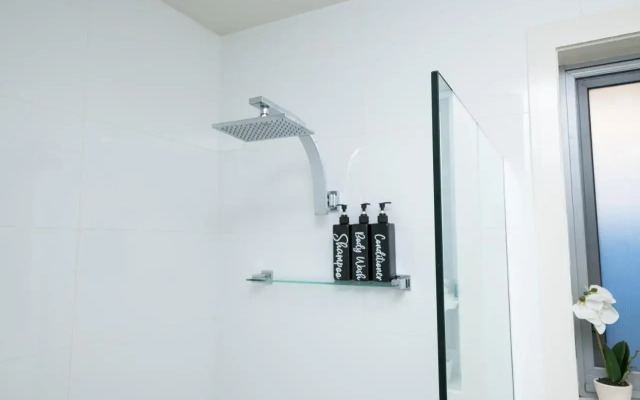 The Endsleigh -1 Bedroom Villa, Free Wifi, Near CBD