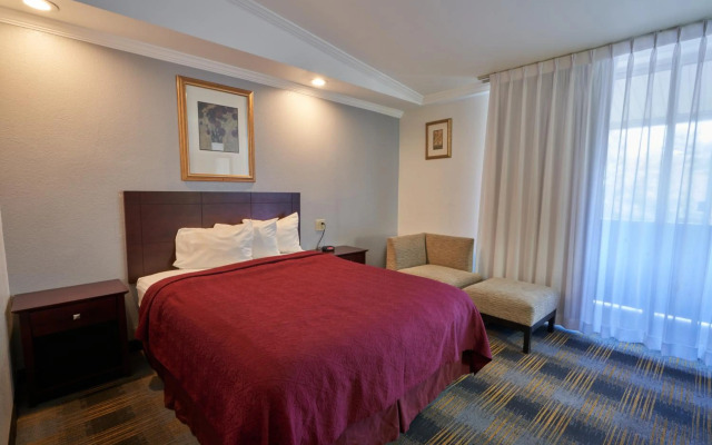 Riverview Inn & Suites