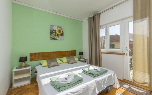 Apartments and Room Zinka