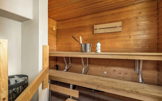 Spacious 3BR House - River View & Sauna