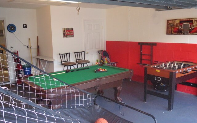 Deluxe Pool Homes by SVV