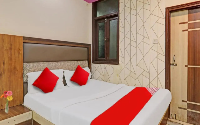 Oyo Flagship 806856 Hotel Ashirvad