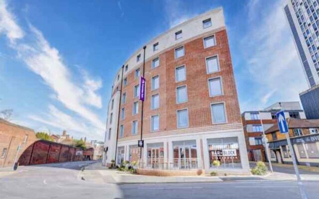 Premier Inn Portsmouth Dockyard Hotel