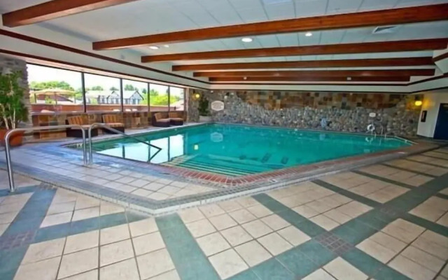 Carson Valley Motor Lodge & Suites