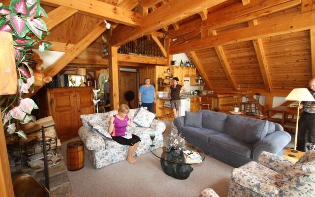 Sunny Rock B&B Haliburton