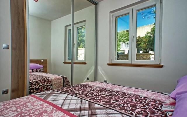 Awesome Home in Blato With Wifi and 6 Bedrooms
