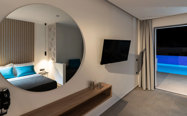 Zoes Hotel
