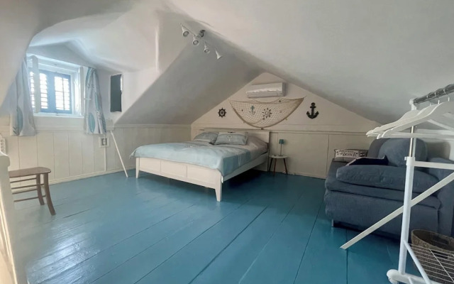 Holiday House Baska Hill