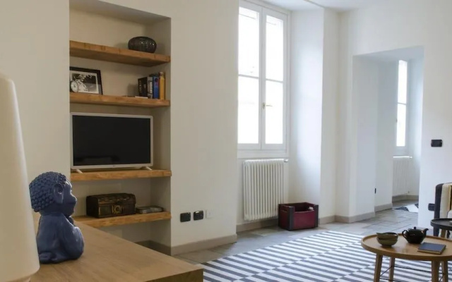Charming Modern Apartment