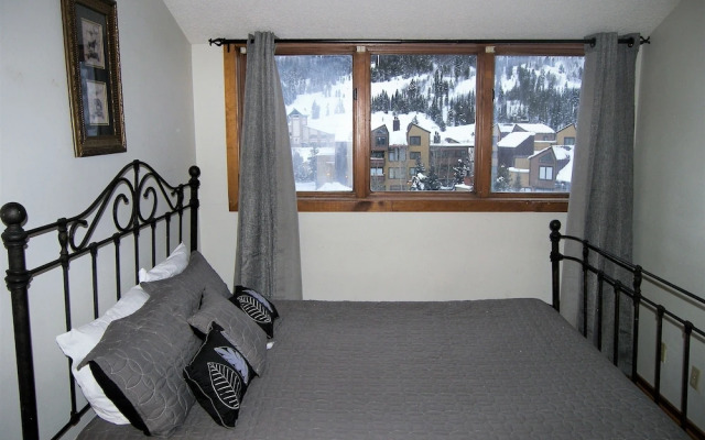 Fox Pine Lodge 3 Bed 3 Bath