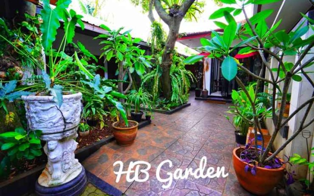 Hester Basoeki ( HB ) Garden Guest House