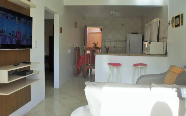 Casa 02 dorm na Rua Salmao