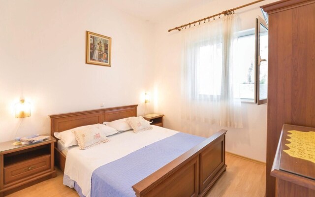 Stunning Home in Makarska With Wifi and 3 Bedrooms