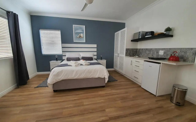 Plett57 - Self Catering - Room No2