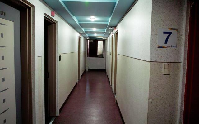 Hotel At Home