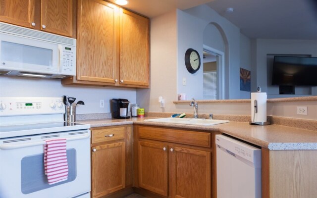 2BR Plus Ocotillo Townhome, Heated Pool, Spa, Gym