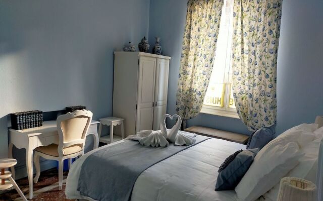 La Maison Bleue